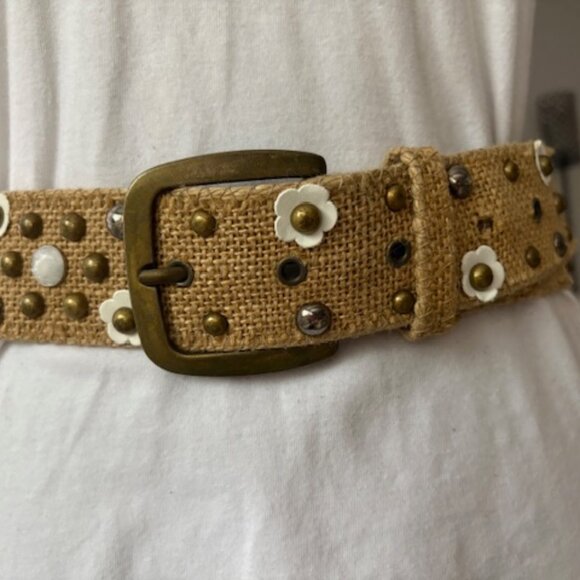 Vintage burlap belt with stud and flower detail - Picture 1 of 3